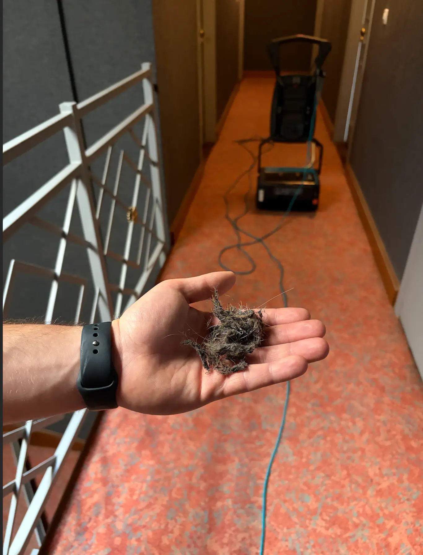 Nettoyage de 800 mètres carrés de moquette dans une copropriété